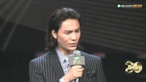 坤哥明星,闪耀舞台，魅力四溢的璀璨之星